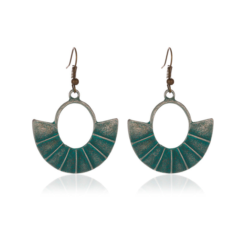 Wholesale Vintage Scalloped Alloy Earrings